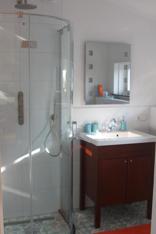 B&B Het Koetshuis Hazerswoude-Dorp Bilik gambar